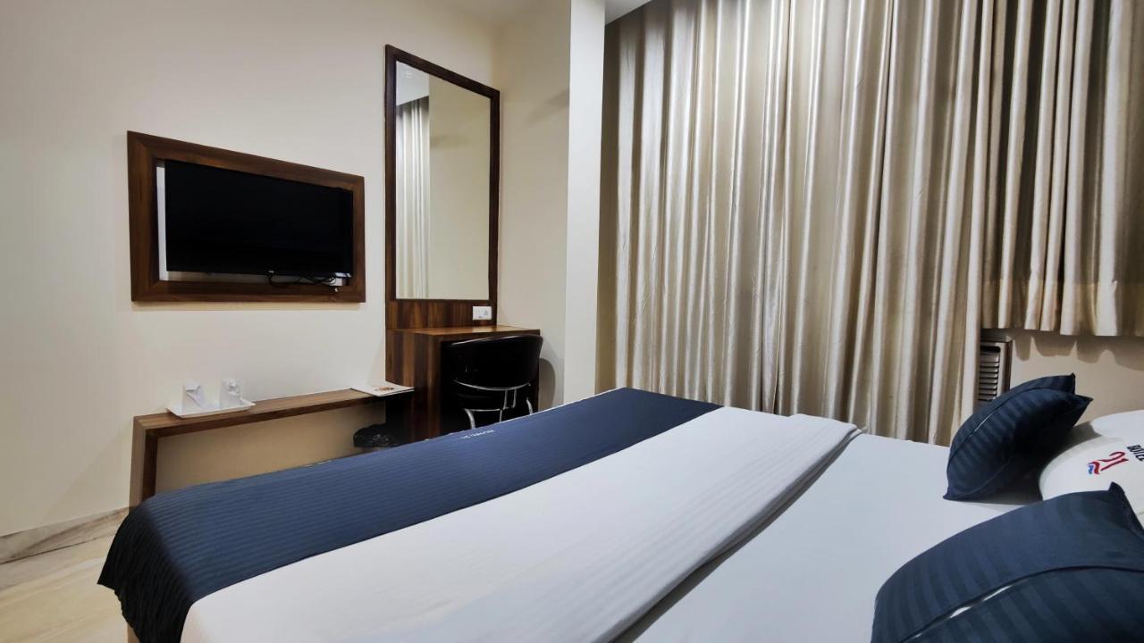 Hotel 21 Next To Chd Railway Station Chandigarh Exterior photo